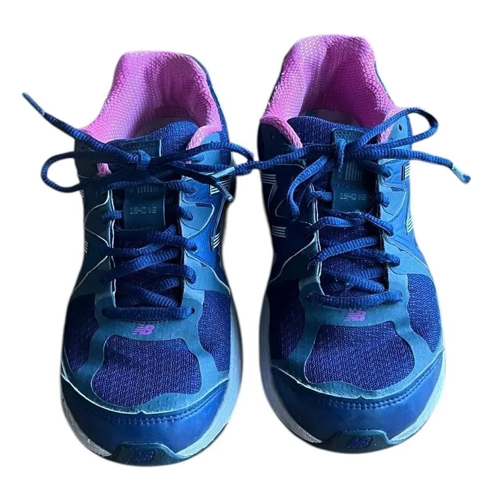 New Balance 1540v2 Women’s Blue And Pink Athletic Shoes,‎ Size 7